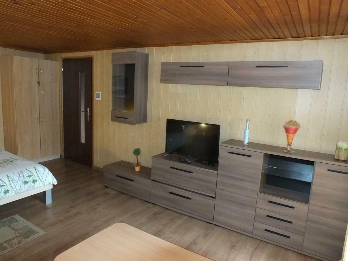 Apartament Zachar Bešeňová